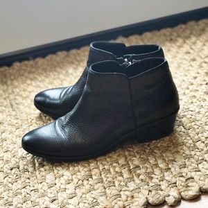 Sam Edelman Black leather “Petty” booties, size 9